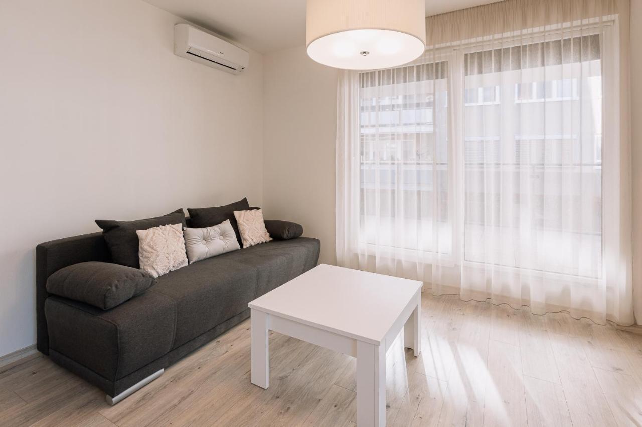 Skau 2 Old Town Family & Business Apartment 2 Floor Free Parking Bratislava Exterior photo